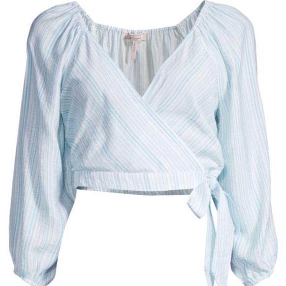 NWT BCBGeneration cropped Wrap Top - Picture 2 of 5